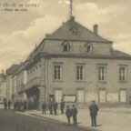 Das Grevenmacher Stadthaus und der obere Teil der Großstraße im Jahr 1910.
(Gemeindearchiv Grevenmacher)